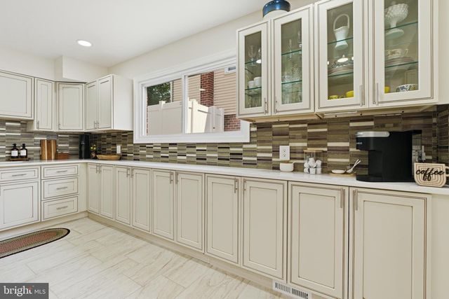1435 WINDSOR PARK LN, Havertown, PA 19083