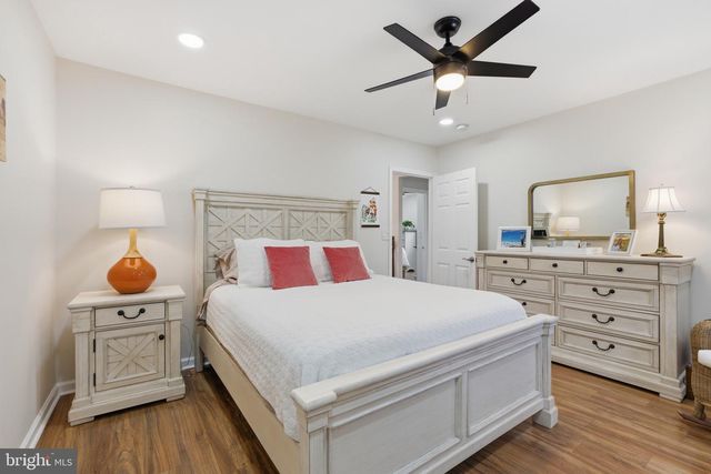 1435 WINDSOR PARK LN, Havertown, PA 19083
