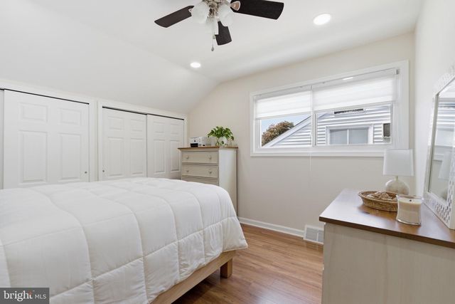 1435 WINDSOR PARK LN, Havertown, PA 19083