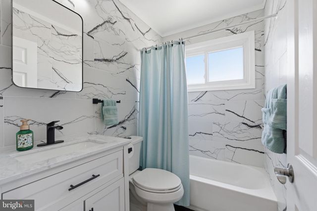 1435 WINDSOR PARK LN, Havertown, PA 19083