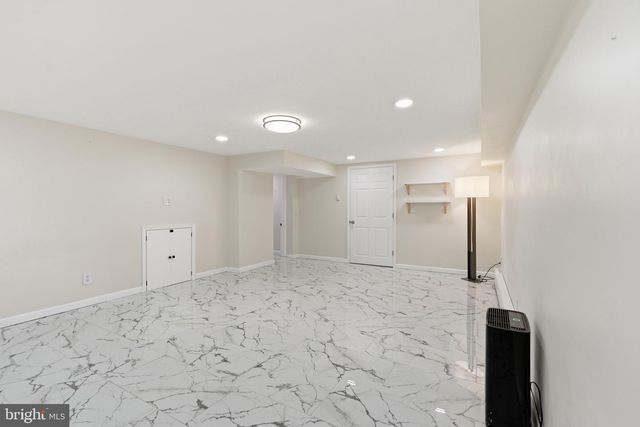 1435 WINDSOR PARK LN, Havertown, PA 19083