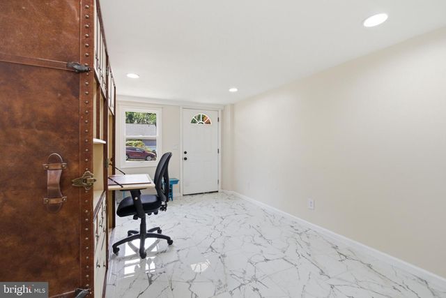 1435 WINDSOR PARK LN, Havertown, PA 19083