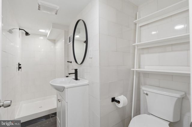 1435 WINDSOR PARK LN, Havertown, PA 19083