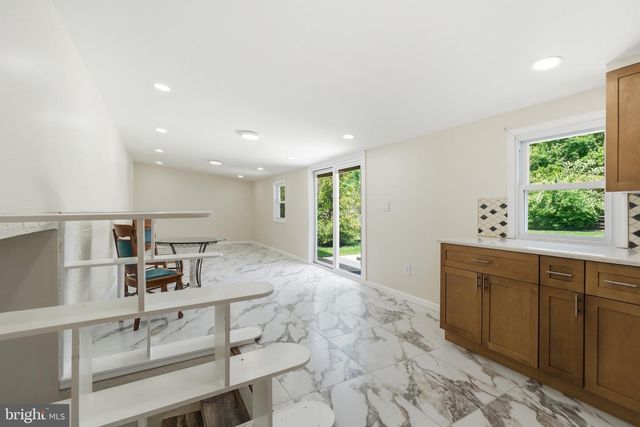 1435 WINDSOR PARK LN, Havertown, PA 19083