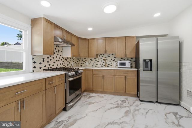 1435 WINDSOR PARK LN, Havertown, PA 19083