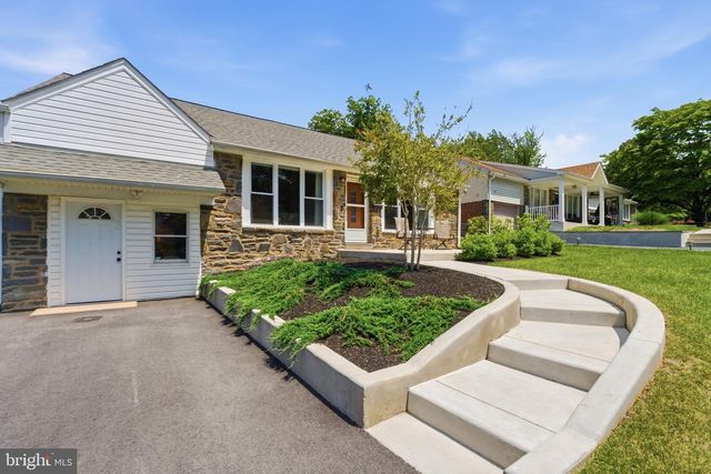 1435 WINDSOR PARK LN, Havertown, PA 19083