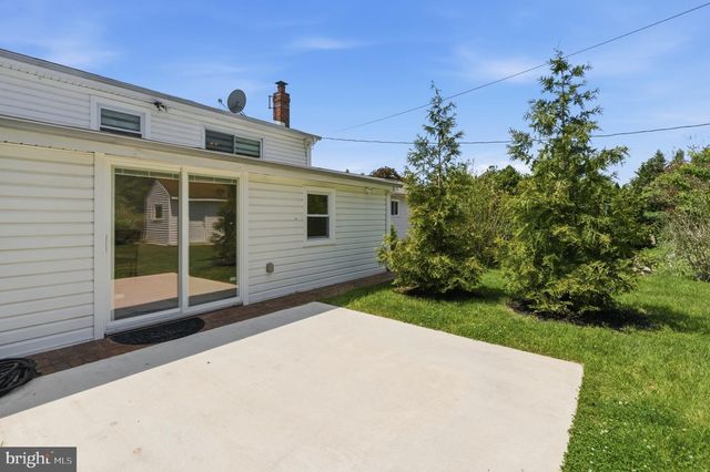 1435 WINDSOR PARK LN, Havertown, PA 19083