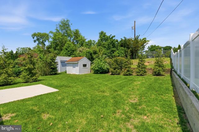 1435 WINDSOR PARK LN, Havertown, PA 19083