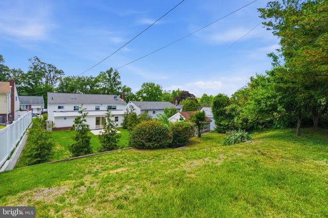 1435 WINDSOR PARK LN, Havertown, PA 19083