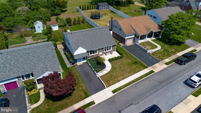1435 WINDSOR PARK LN, Havertown, PA 19083