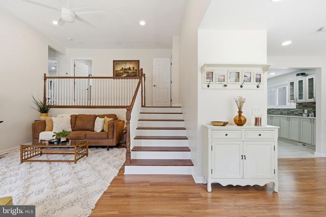 1435 WINDSOR PARK LN, Havertown, PA 19083