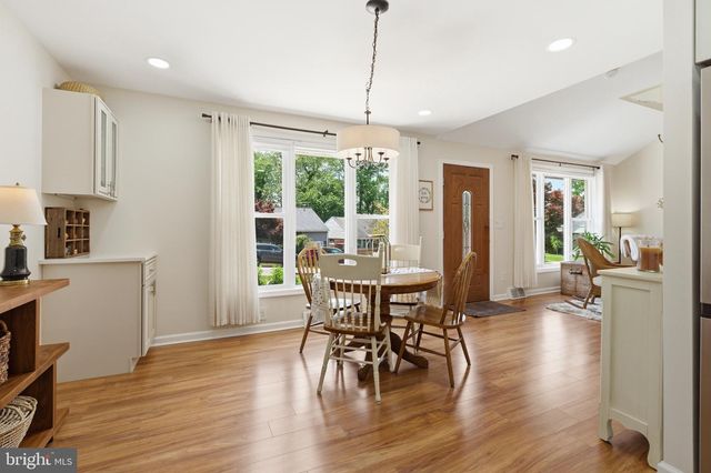 1435 WINDSOR PARK LN, Havertown, PA 19083