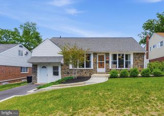 1435 WINDSOR PARK LN, Havertown, PA 19083