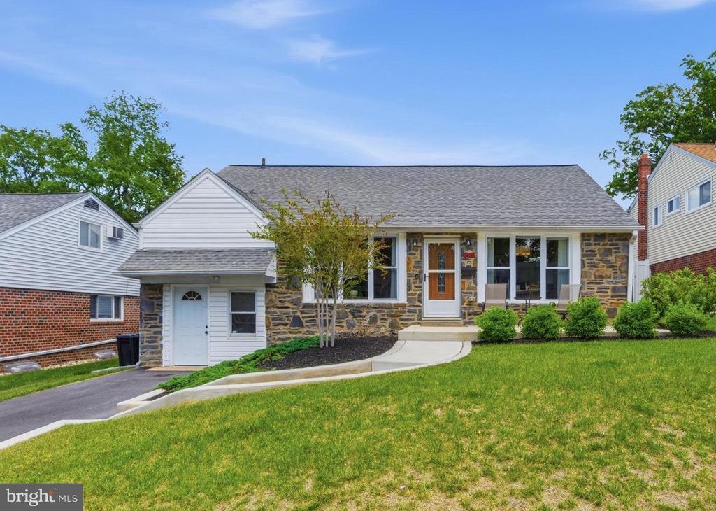 1435 WINDSOR PARK LN, Havertown, PA 19083
