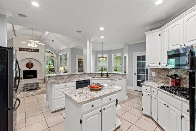 301 Saint Andrews Drive, Mabank, TX 75156