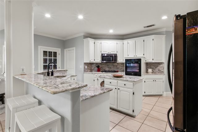 301 Saint Andrews Drive, Mabank, TX 75156