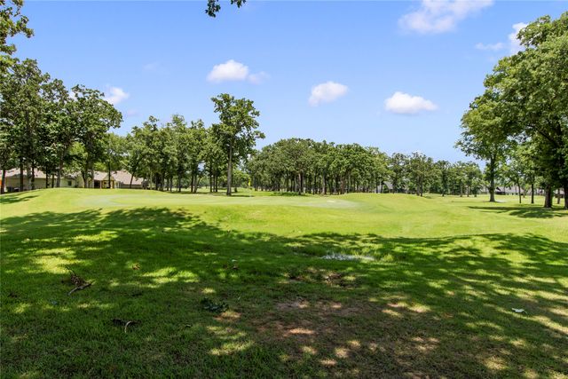 301 Saint Andrews Drive, Mabank, TX 75156