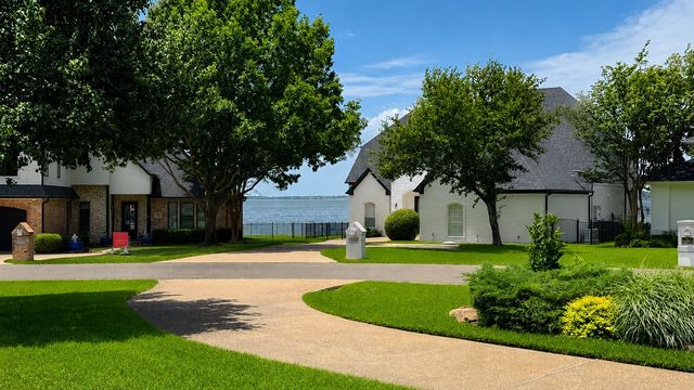 301 Saint Andrews Drive, Mabank, TX 75156