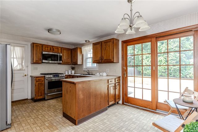 63 Abbey Avenue, Warwick, RI 02888