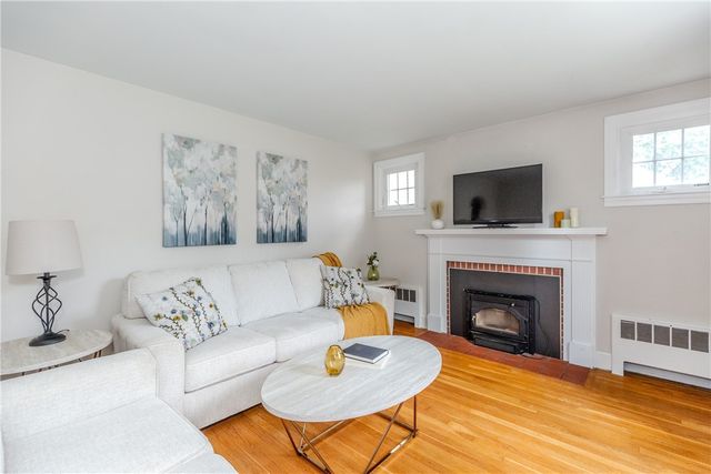 63 Abbey Avenue, Warwick, RI 02888