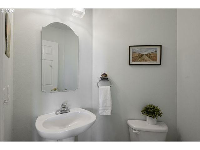 16023 TRAIL Dr, Oregon City, OR 97045