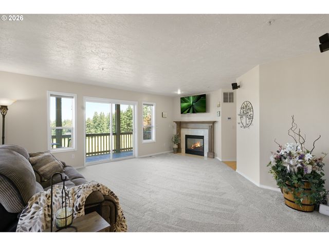 16023 TRAIL Dr, Oregon City, OR 97045