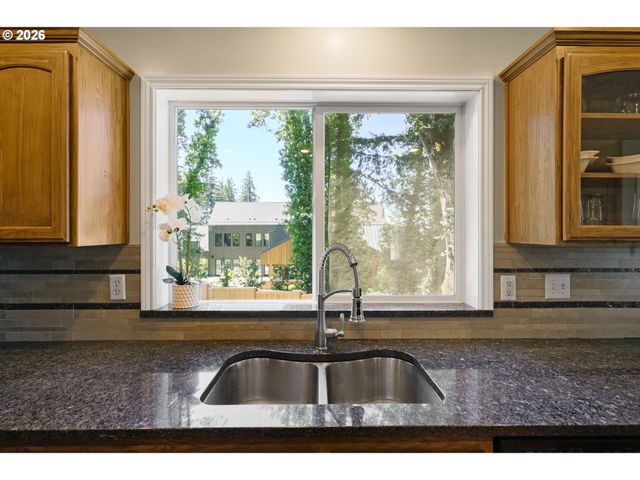 16023 TRAIL Dr, Oregon City, OR 97045