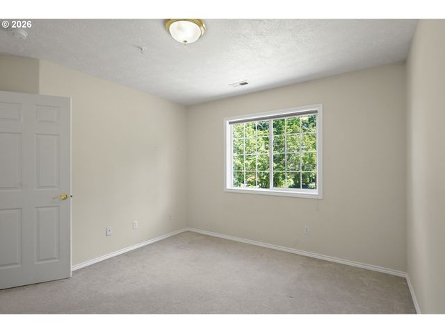 16023 TRAIL Dr, Oregon City, OR 97045