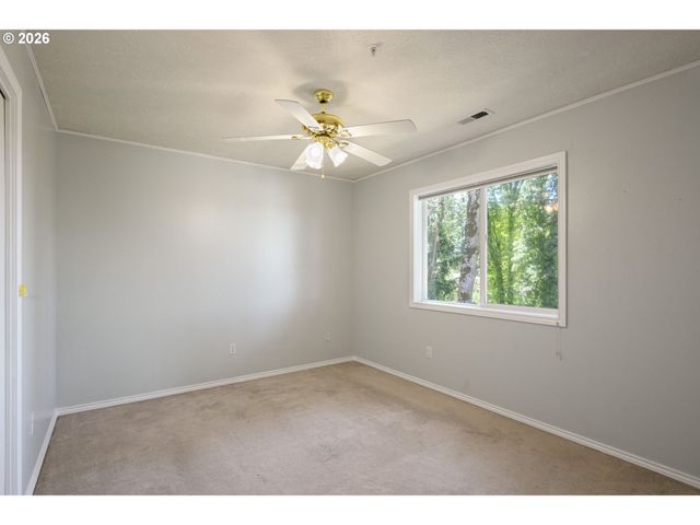 16023 TRAIL Dr, Oregon City, OR 97045