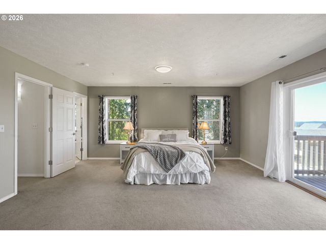 16023 TRAIL Dr, Oregon City, OR 97045