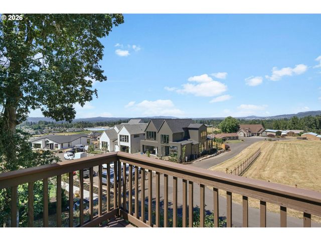 16023 TRAIL Dr, Oregon City, OR 97045