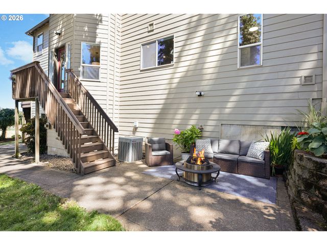 16023 TRAIL Dr, Oregon City, OR 97045