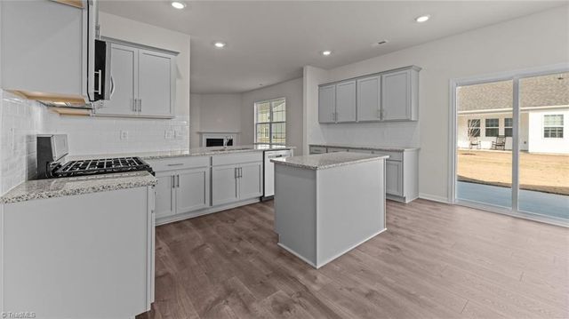 3015 Middle Creek Lane, Greensboro, NC 27405