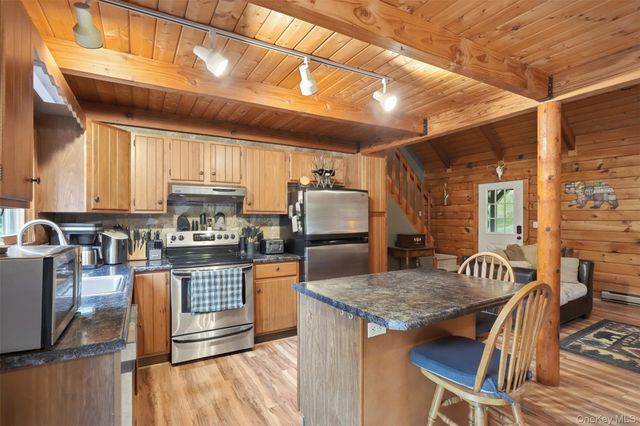 691 Peenpack Trail, Sparrowbush, NY 12780