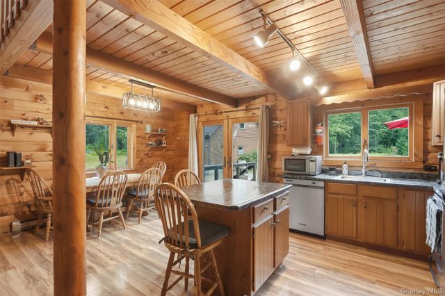 691 Peenpack Trail, Sparrowbush, NY 12780