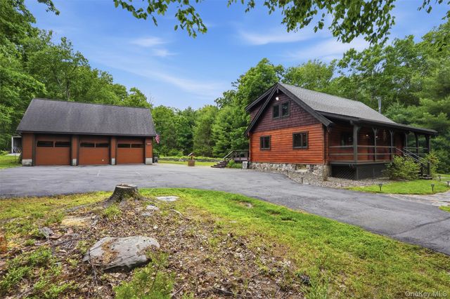 691 Peenpack Trail, Sparrowbush, NY 12780
