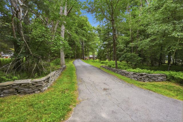 691 Peenpack Trail, Sparrowbush, NY 12780