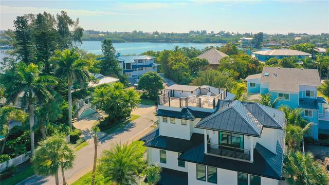 307 62ND STREET, Holmes Beach, FL 34217