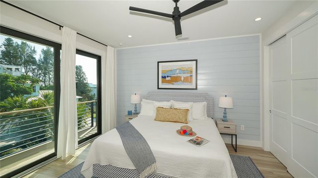 307 62ND STREET, Holmes Beach, FL 34217