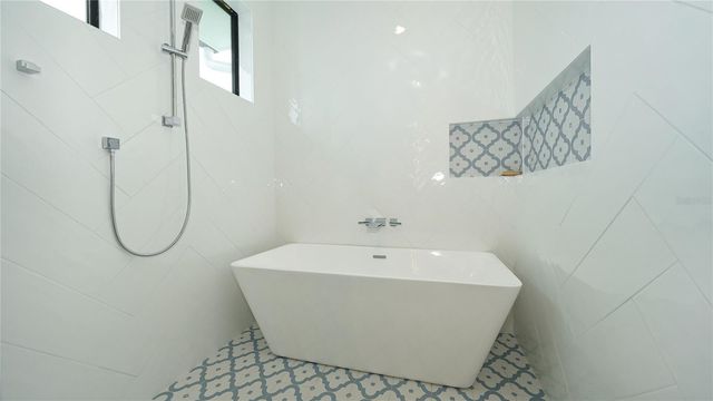 307 62ND STREET, Holmes Beach, FL 34217