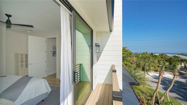 307 62ND STREET, Holmes Beach, FL 34217