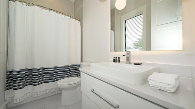 307 62ND STREET, Holmes Beach, FL 34217