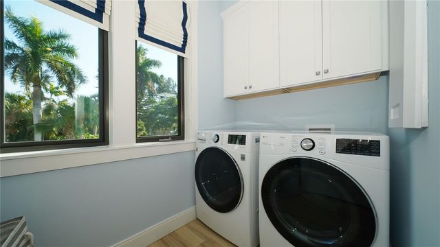 307 62ND STREET, Holmes Beach, FL 34217