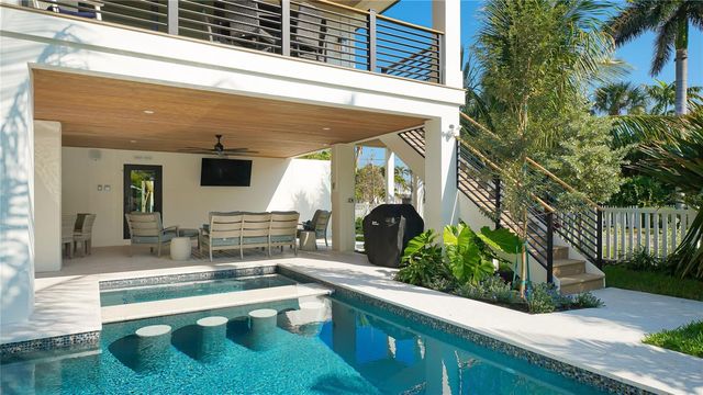 307 62ND STREET, Holmes Beach, FL 34217