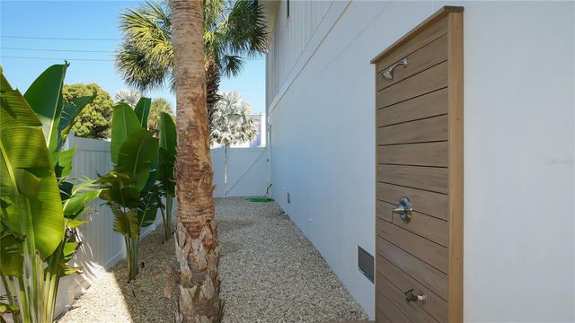 307 62ND STREET, Holmes Beach, FL 34217