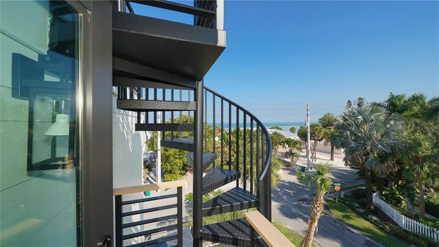 307 62ND STREET, Holmes Beach, FL 34217