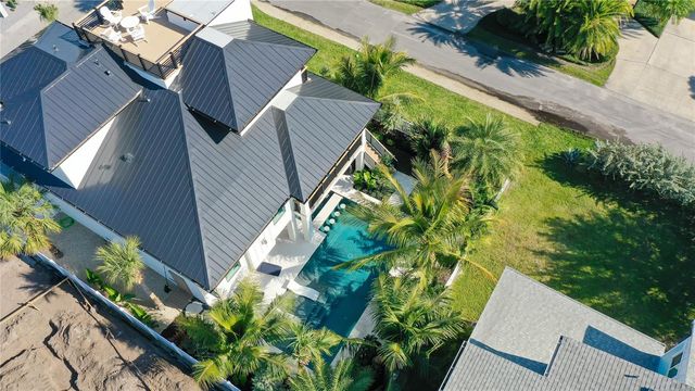 307 62ND STREET, Holmes Beach, FL 34217