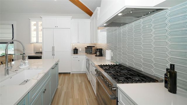 307 62ND STREET, Holmes Beach, FL 34217