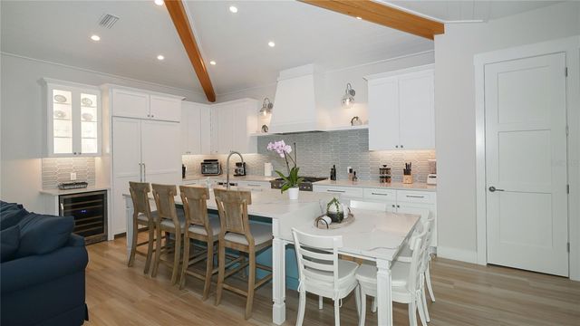 307 62ND STREET, Holmes Beach, FL 34217