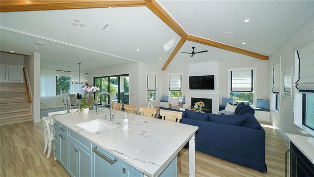 307 62ND STREET, Holmes Beach, FL 34217